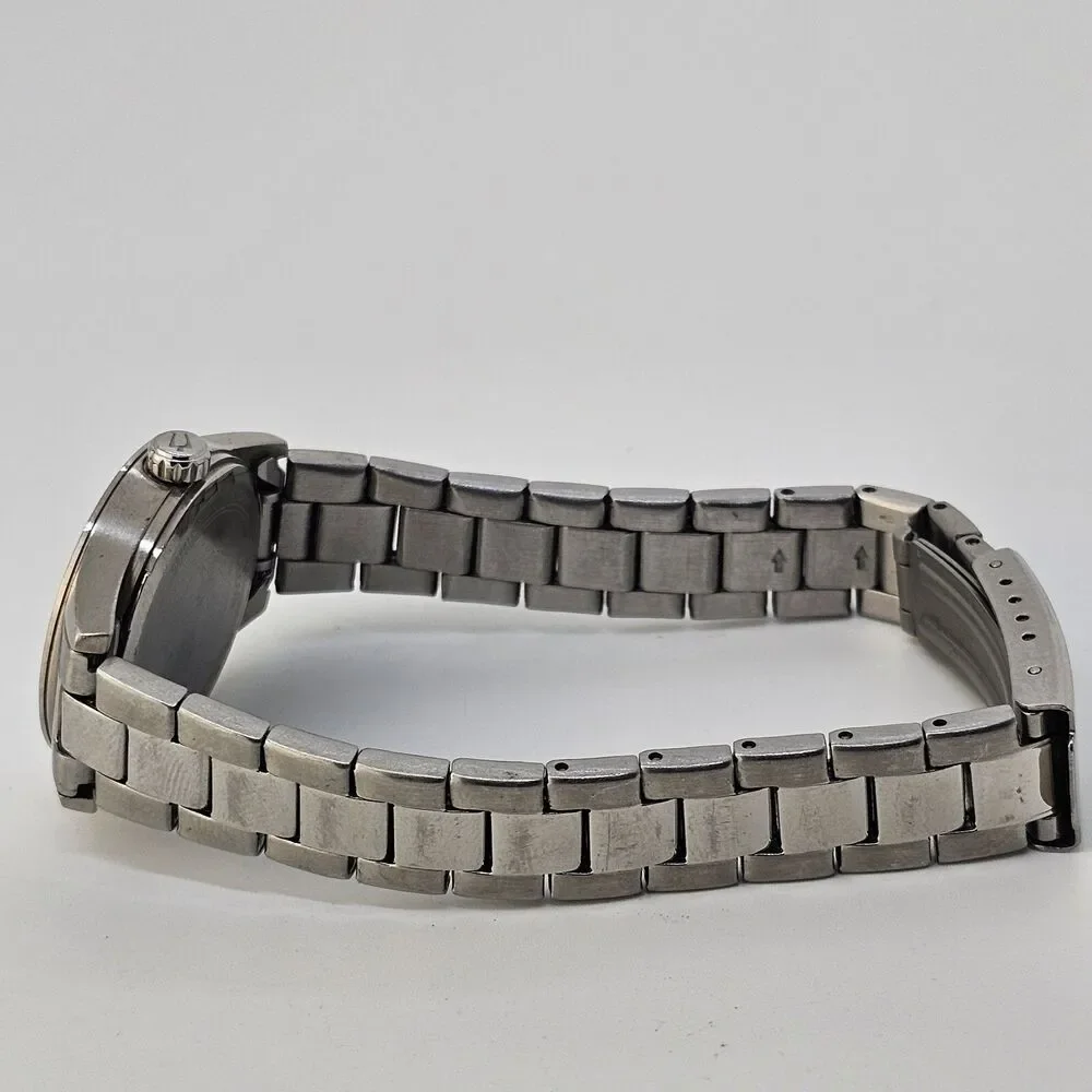 Bulova Women's Watch 28MM Gray Dial Bracelet‎ Band 7.5